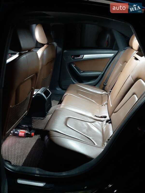 Седан Audi A4 2013 в Первомайске