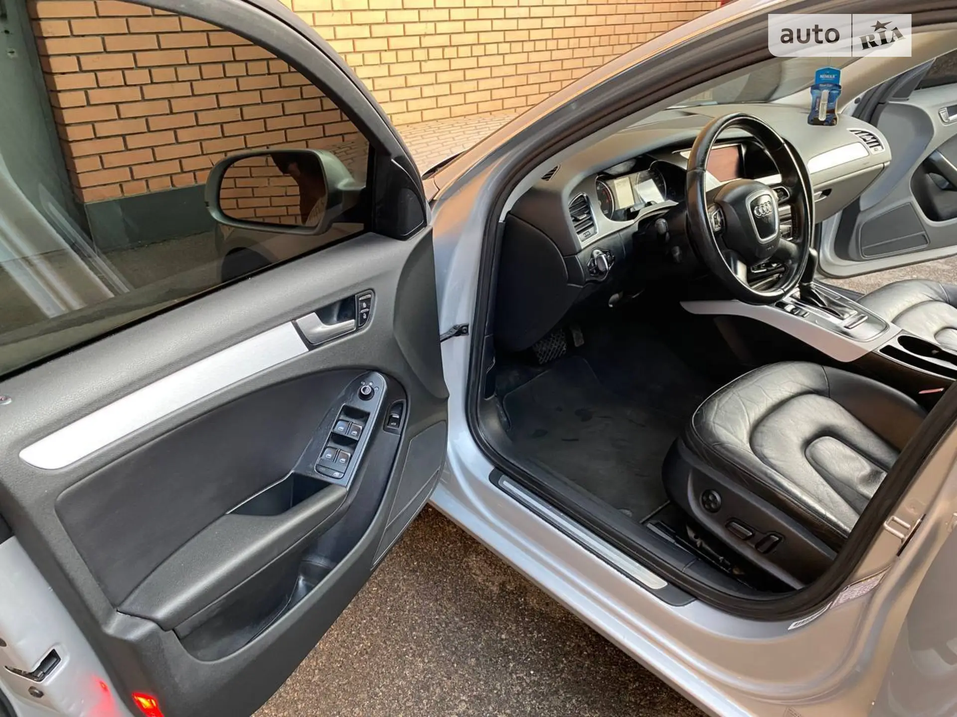 2011 Audi A4 - мініатюра 10