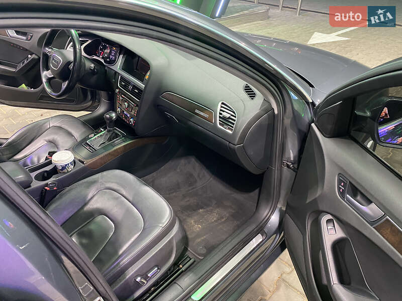 Седан Audi A4 2013 в Одессе