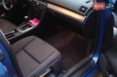 Седан Audi A4 2001 в Рахове