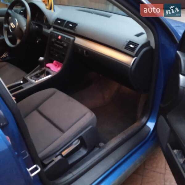 Седан Audi A4 2001 в Рахове