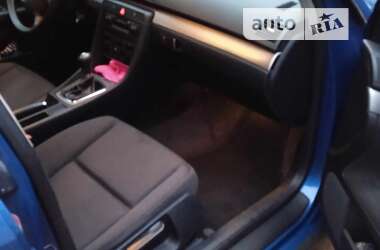 Седан Audi A4 2001 в Рахове