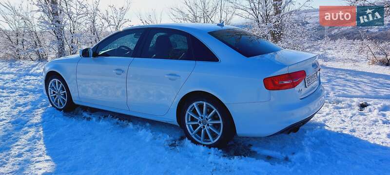 Седан Audi A4 2013 в Южноукраинске