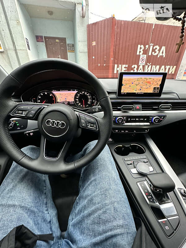 Седан Audi A4 2015 в Полтаве