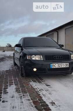 Седан Audi A4 2002 в Радехові