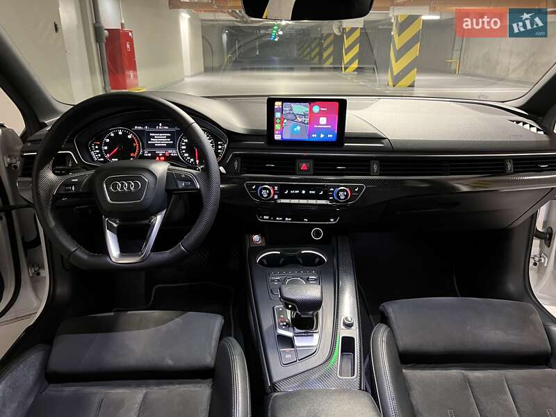 Седан Audi A4 2016 в Киеве