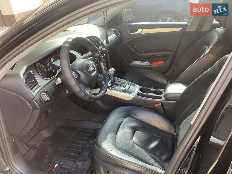 Седан Audi A4 2012 в Днепре