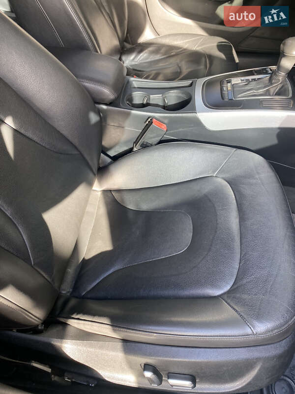 Седан Audi A4 2012 в Днепре