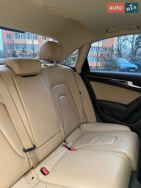 Седан Audi A4 2015 в Виннице