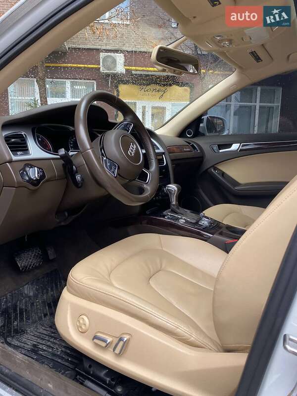 Седан Audi A4 2015 в Виннице