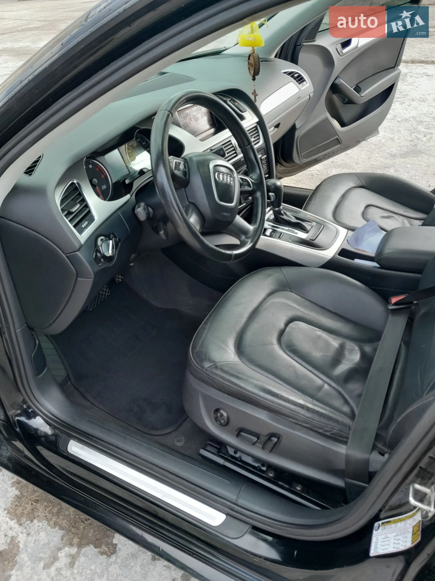 2010 Audi A4 - мініатюра 9