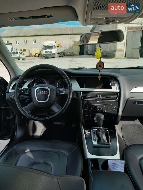 Седан Audi A4 2010 в Миколаєві