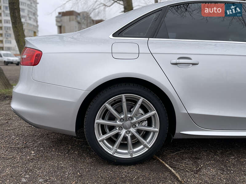 Седан Audi A4 2014 в Черкасах