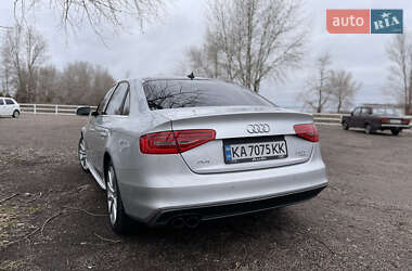 Седан Audi A4 2014 в Черкасах