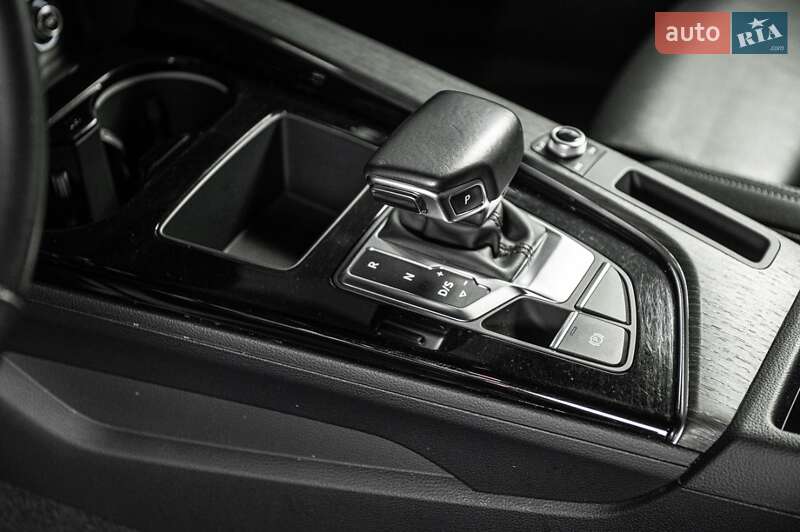 Седан Audi A4 2019 в Одессе