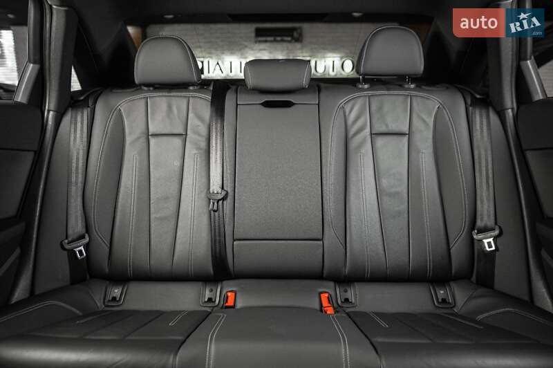 Седан Audi A4 2019 в Одессе