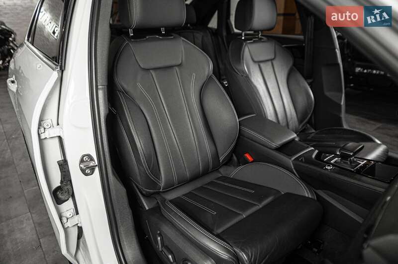 Седан Audi A4 2019 в Одессе