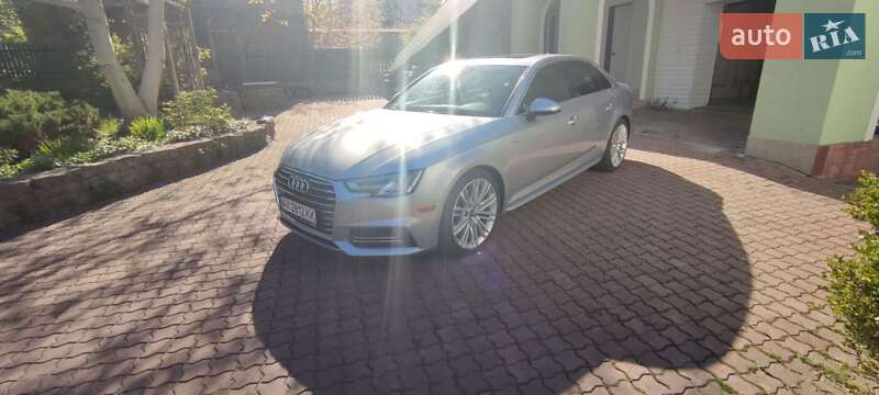 Седан Audi A4 2016 в Львове