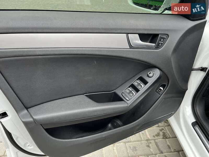 Седан Audi A4 2014 в Киеве