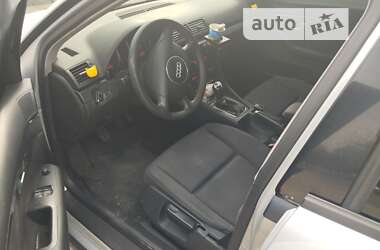 Седан Audi A4 2001 в Вознесенске