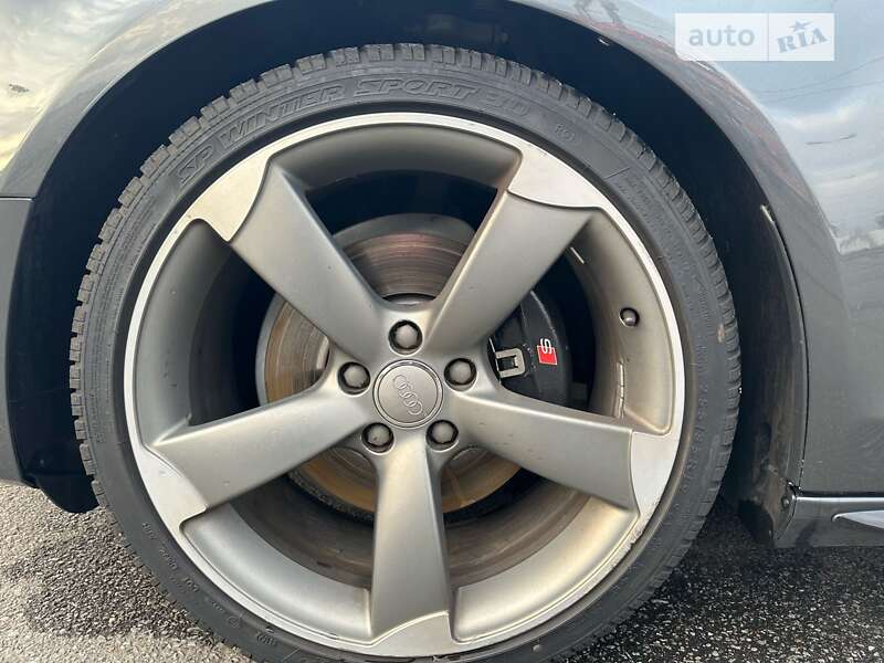 Седан Audi A4 2015 в Киеве