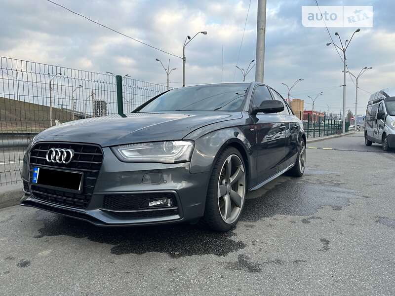 Седан Audi A4 2015 в Киеве