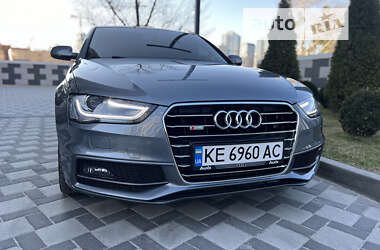 Седан Audi A4 2014 в Сумах