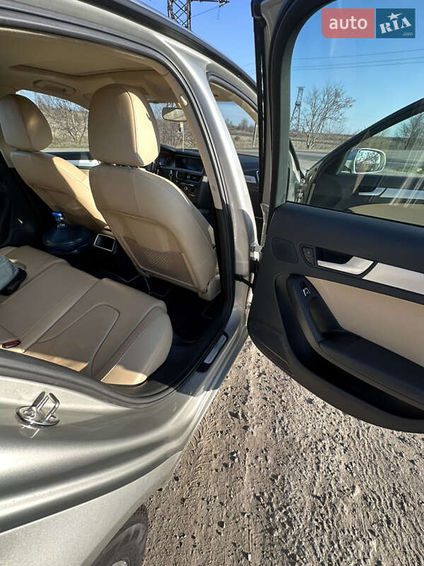 Седан Audi A4 2013 в Южноукраинске