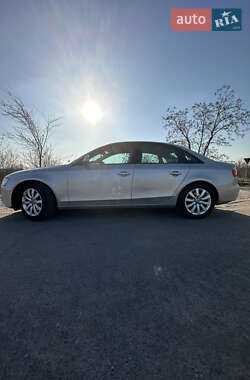 Седан Audi A4 2013 в Южноукраинске