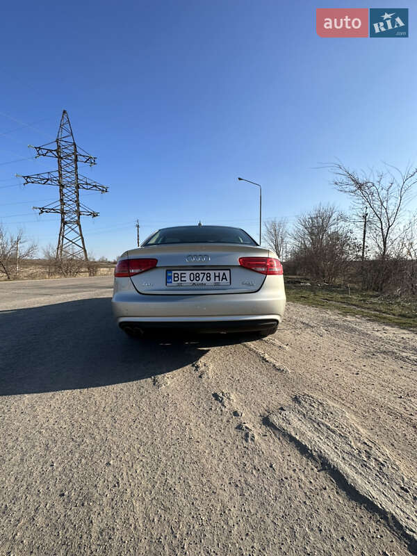 Седан Audi A4 2013 в Южноукраинске