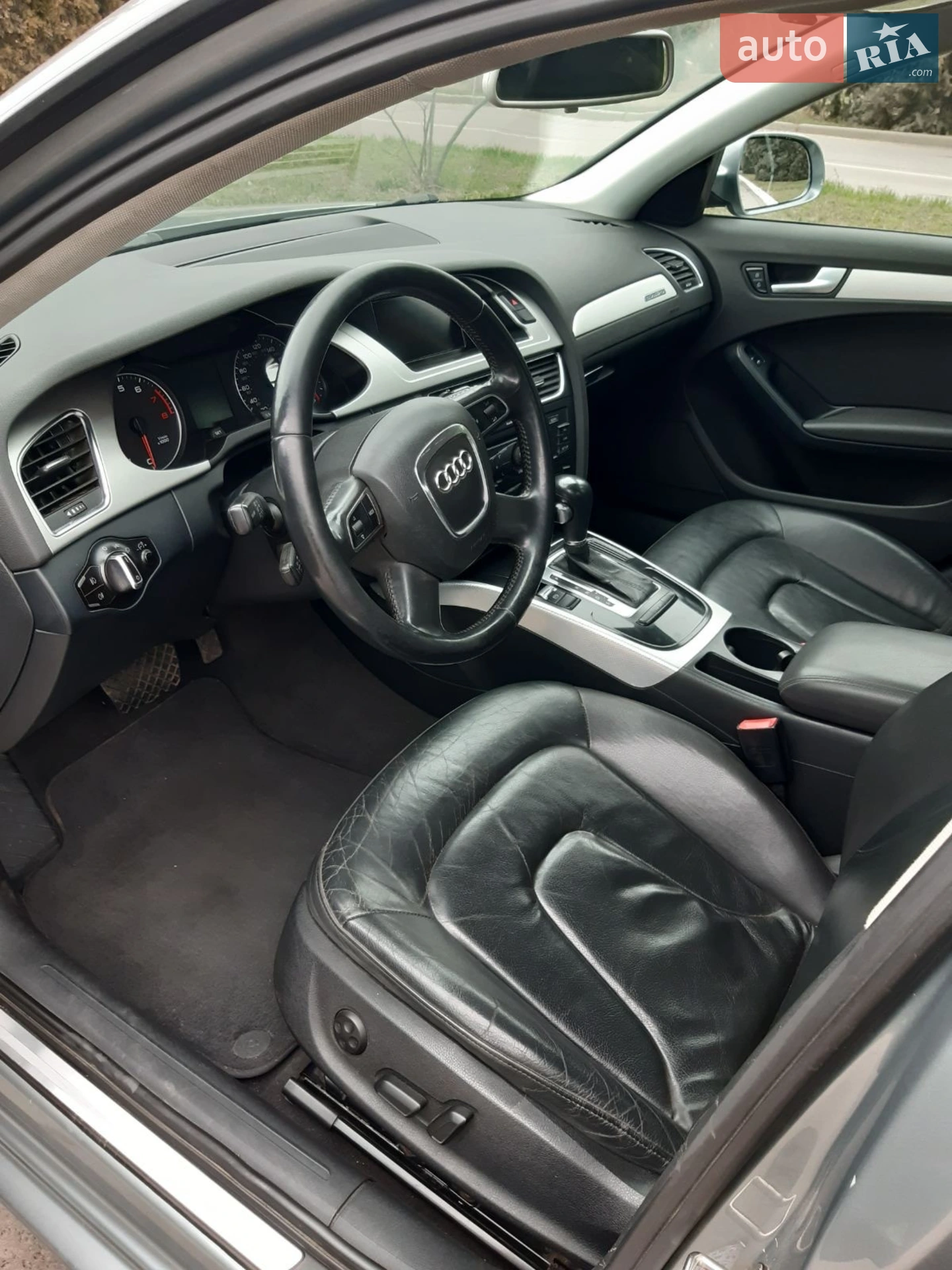 2010 Audi A4 - мініатюра 3