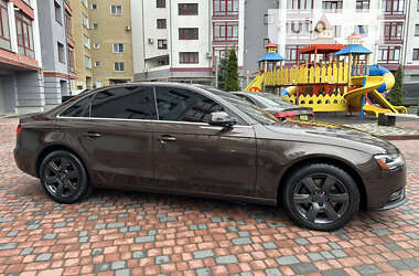 Седан Audi A4 2012 в Івано-Франківську