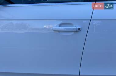 Седан Audi A4 2015 в 