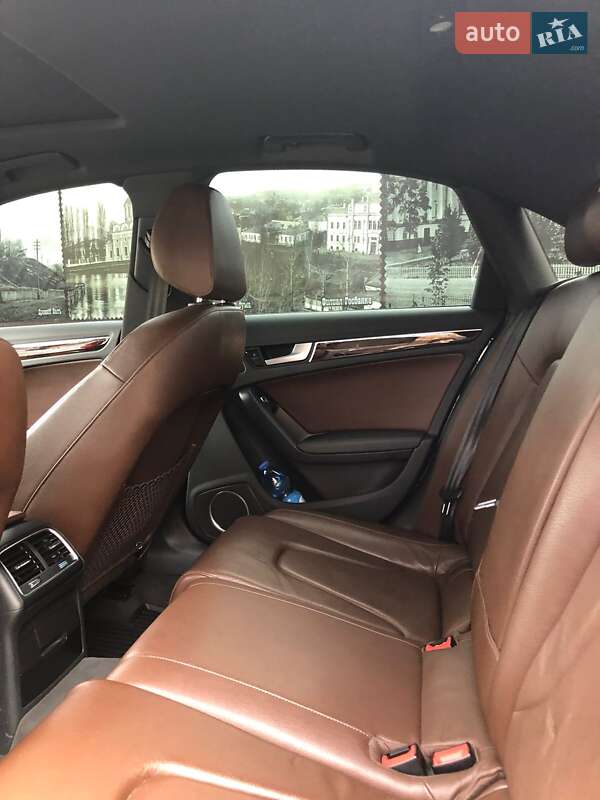 Седан Audi A4 2013 в Софиевской Борщаговке