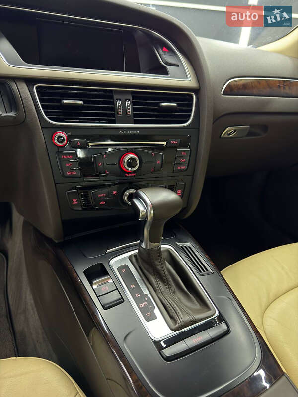 Седан Audi A4 2014 в Ивано-Франковске