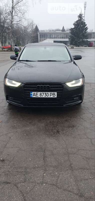 Седан Audi A4 2013 в Першотравенске