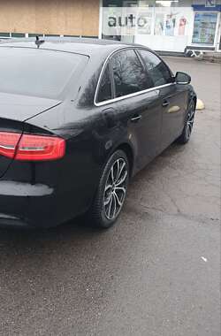 Седан Audi A4 2013 в Першотравенске