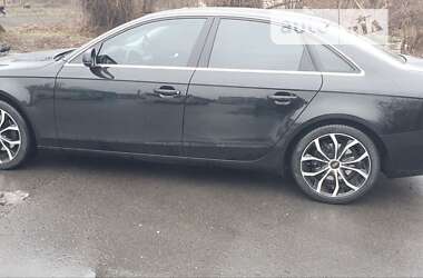 Седан Audi A4 2013 в Першотравенске