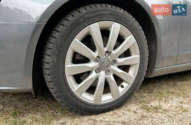 Седан Audi A4 2012 в 