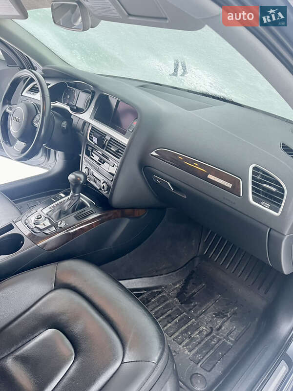 Седан Audi A4 2015 в Львове