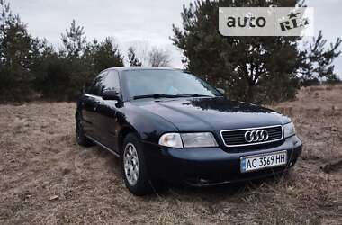 Седан Audi A4 1996 в Камне-Каширском