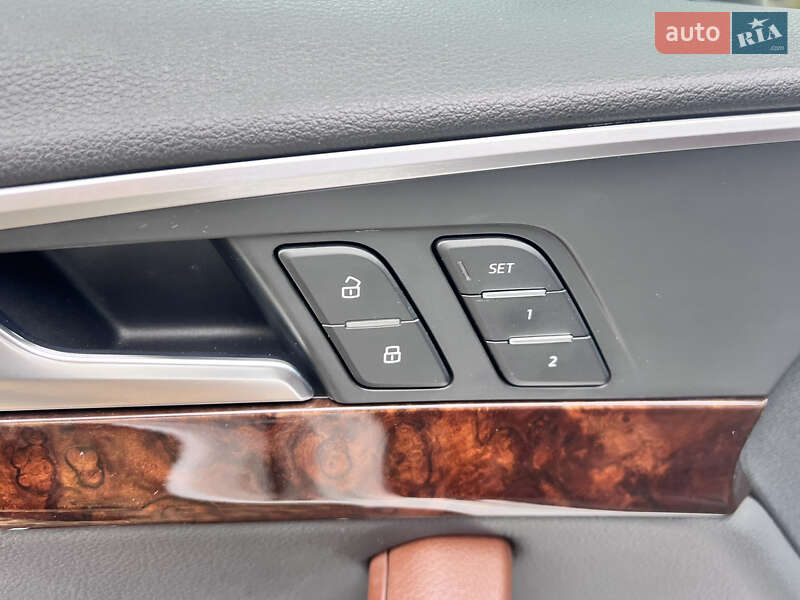 Седан Audi A4 2016 в Черкасах