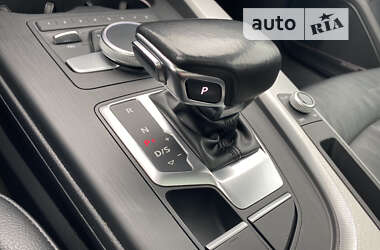 Седан Audi A4 2018 в 