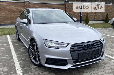 Седан Audi A4 2018 в 