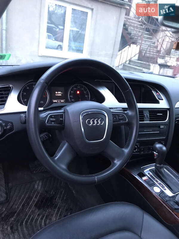 Седан Audi A4 2011 в Одессе
