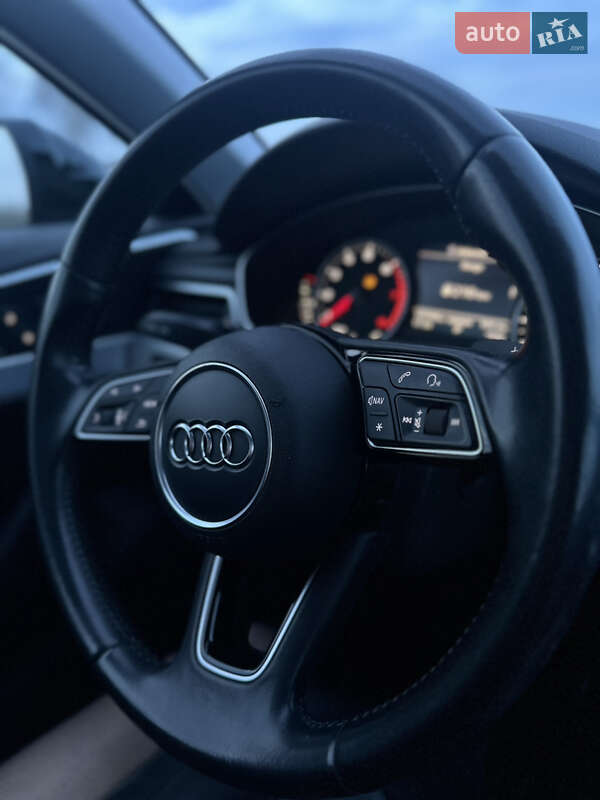 Седан Audi A4 2015 в Сумах