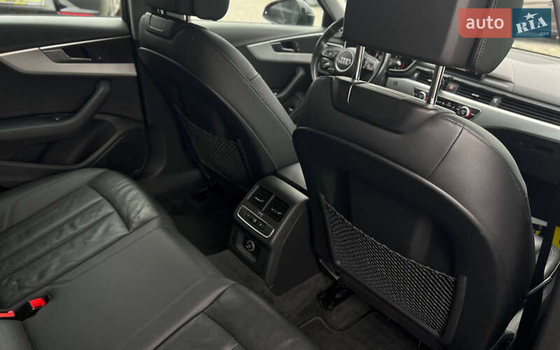 Седан Audi A4 2017 в Мукачево