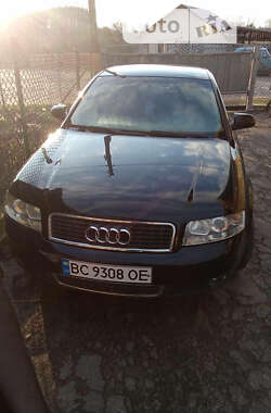 Седан Audi A4 2004 в Золочеві