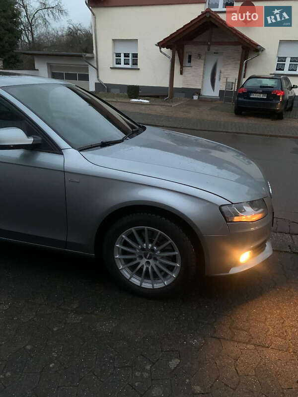 Седан Audi A4 2010 в Киеве