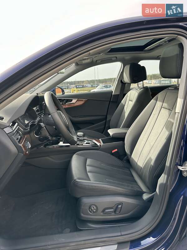 Седан Audi A4 2023 в Киеве
